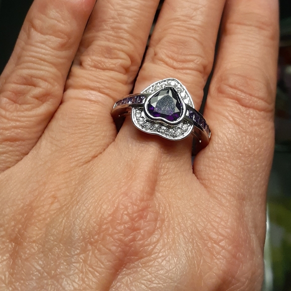 Heart Shaped Amethyst and Topaz Ring - Picture 8 of 10